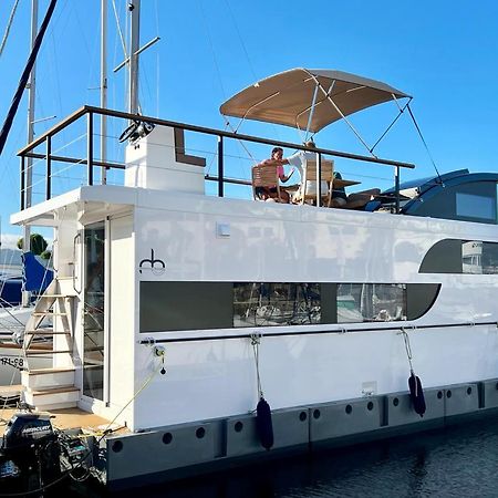 Casa Flotante En El Puerto De Vigo - Different Charter Ξενοδοχείο Εξωτερικό φωτογραφία