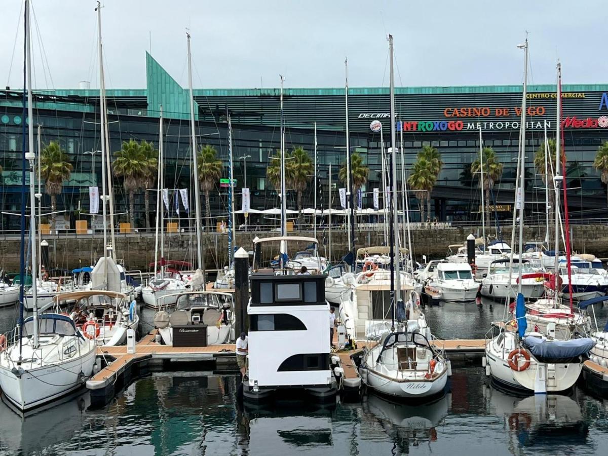 Casa Flotante En El Puerto De Vigo - Different Charter Ξενοδοχείο Εξωτερικό φωτογραφία