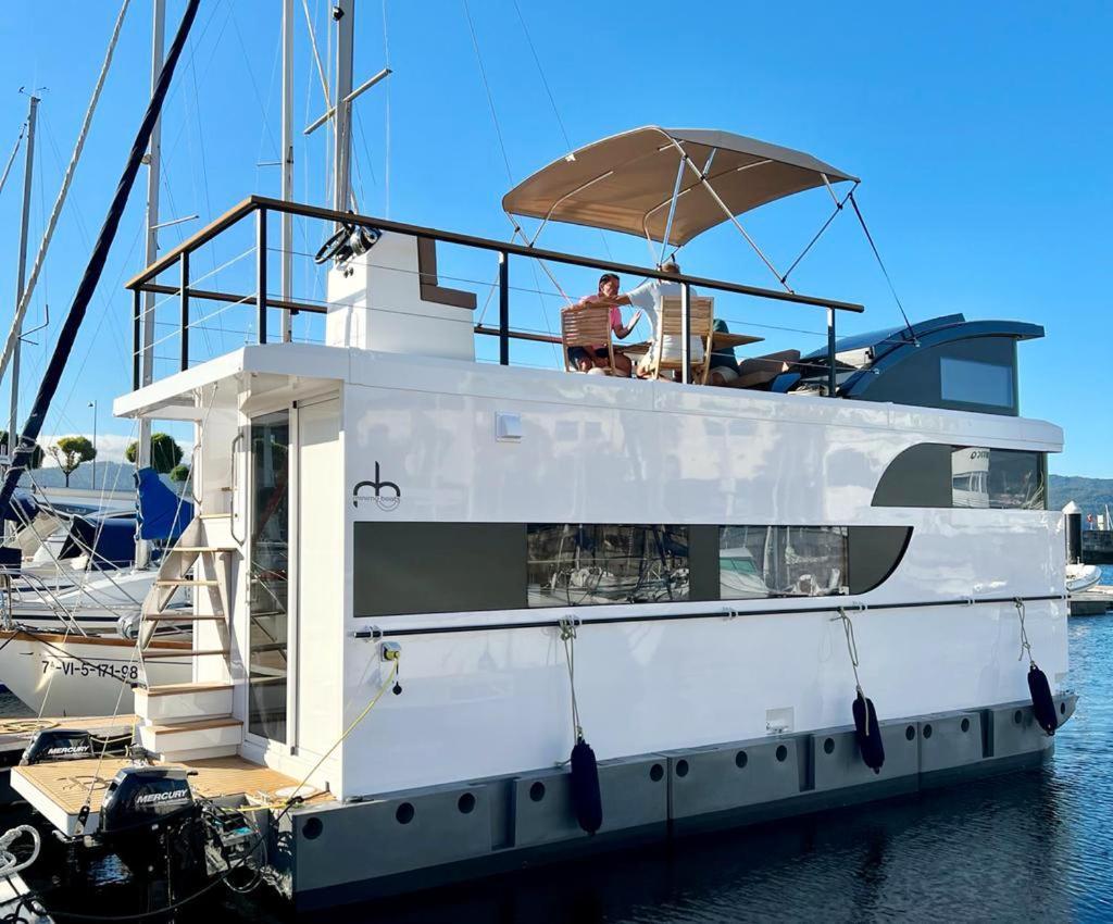 Casa Flotante En El Puerto De Vigo - Different Charter Ξενοδοχείο Εξωτερικό φωτογραφία
