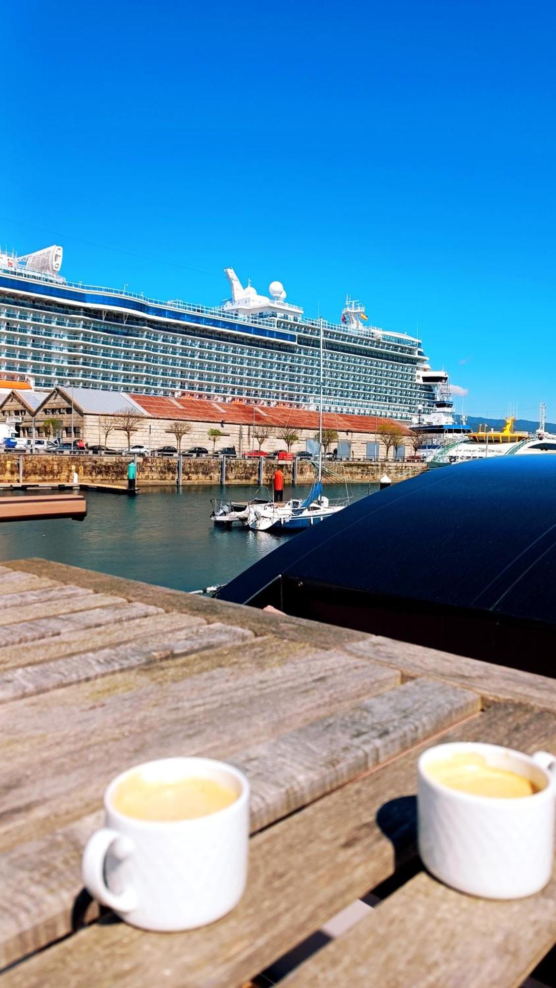 Casa Flotante En El Puerto De Vigo - Different Charter Ξενοδοχείο Εξωτερικό φωτογραφία